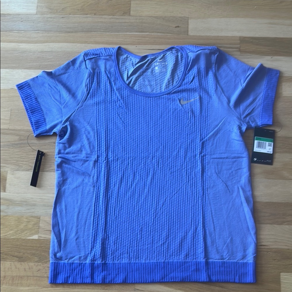 NWT $65 Nike Dri Fit Lilac Short Sleeve Top Sz XL Slim Fit
